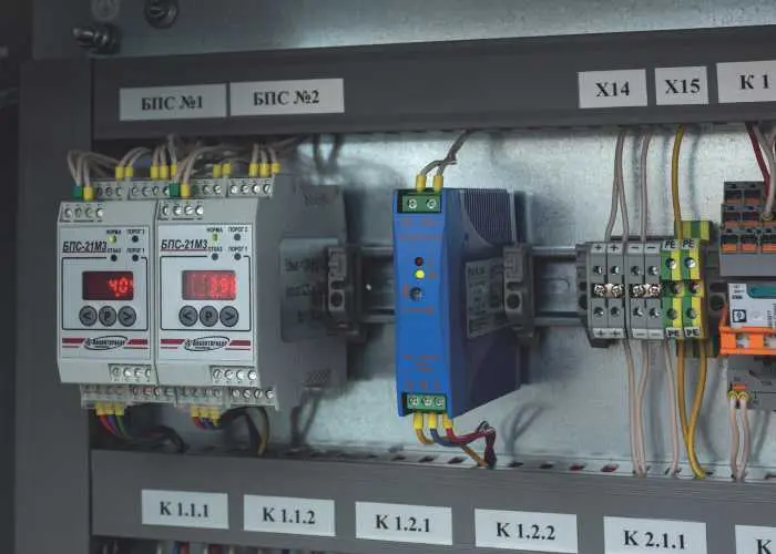 Блок питания, сигнализации и связи автоматический стационарный БПС-21М3